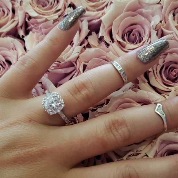 Swarovski Crystal Ring - Picture 2 of 9